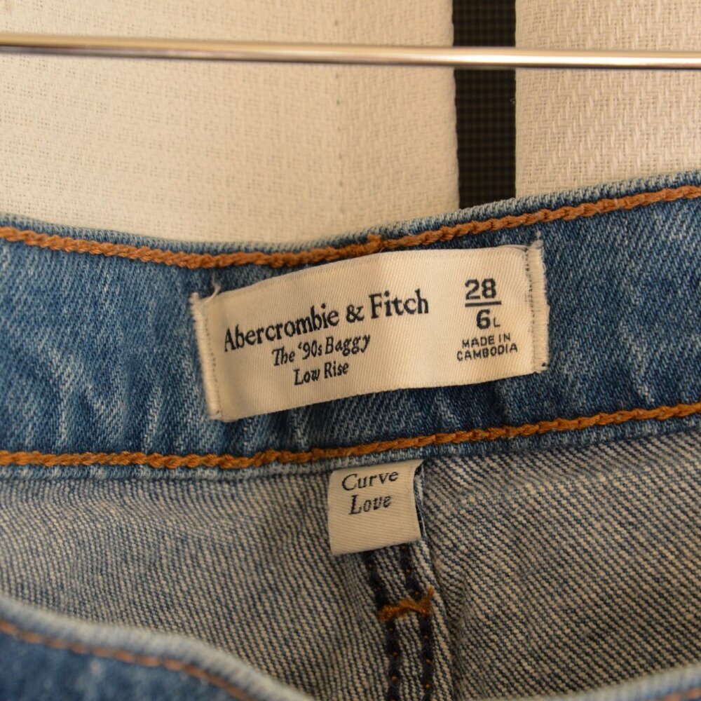 Abercrombie & Fitch 90s Baggy Low Rise Wide Leg Jeans Medium Wash Sz 28/6L - Picture 4 of 7